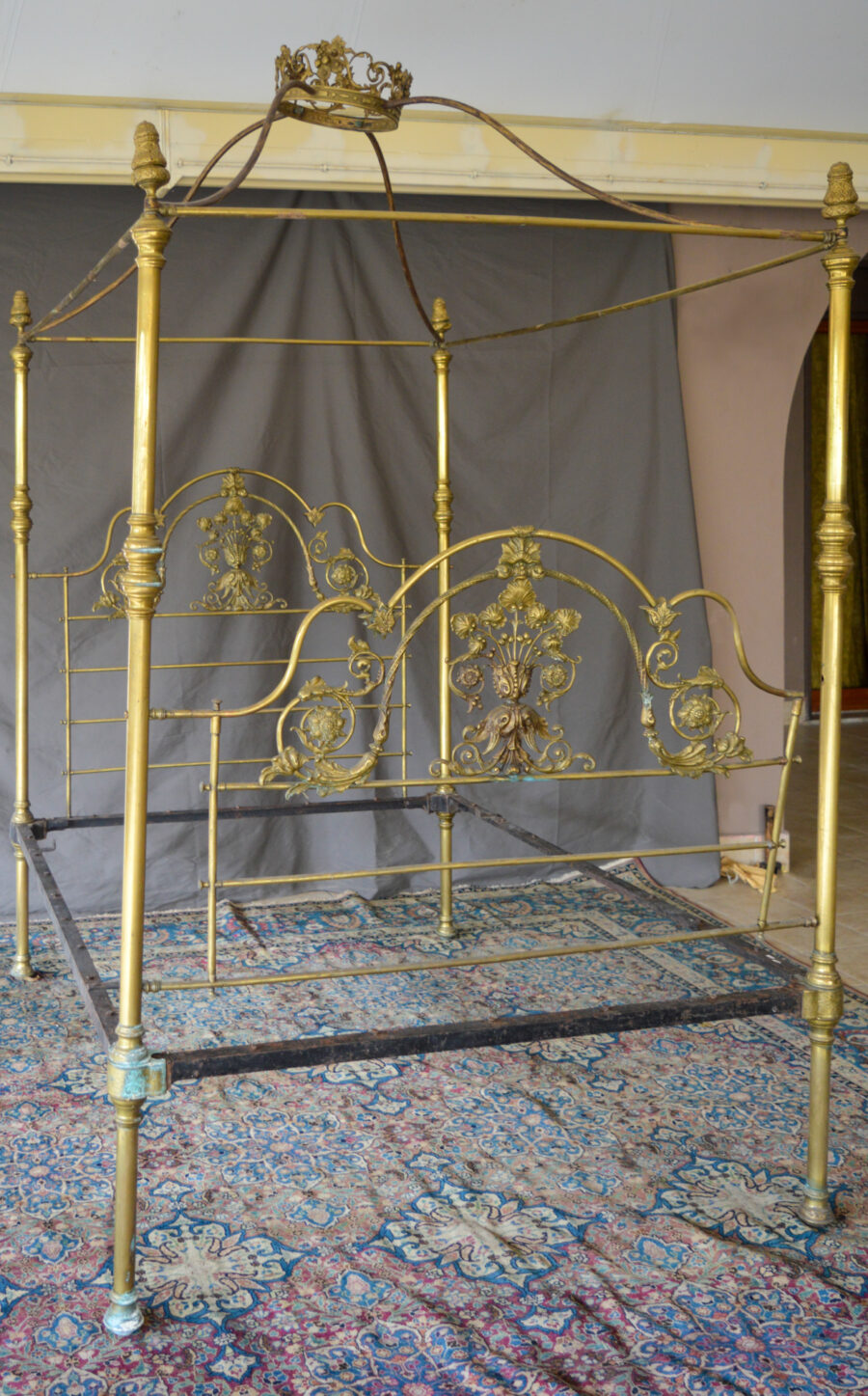 Antiquariato Letto in bronzo a baldacchino Carlo X