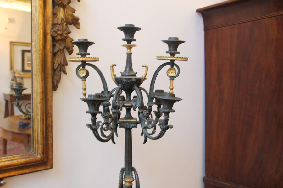 Candeliere Coppia di Candelabri a 8 Fiamme in Bronzo Patinato e Dorato